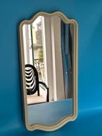 Spiegel- Elegante wandspiegel met gebogen frame – Tijdloos