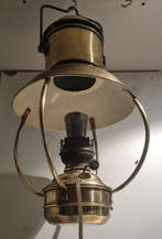Objets maritimes - Cuivre- Lampe à huile de navire alimentée