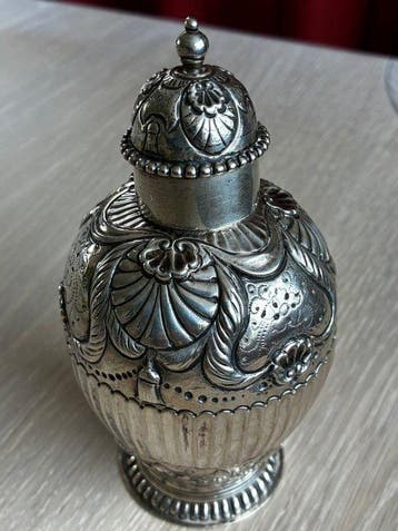 Serveergerei - Zilver - 1850-1900 - Zilveren Theebus