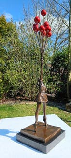 Statue, Girl with Balloon by Banksy Styl - 54 cm - marbre en