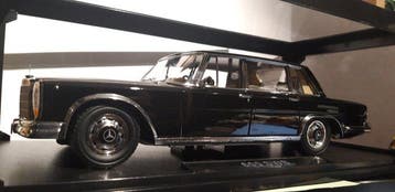 1:18 - Modelauto - MERCEDES 600 - Pullman, KuK, Nieuw