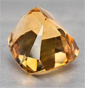 1 pcs Oranje Topaas - 72.23 ct - nternational Colored, Nieuw