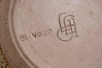 Bord - Tenmoku en koperrood, studio pottery • dubbel gemerkt