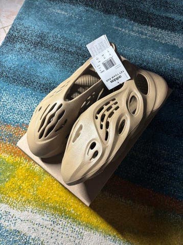 Adidas - YZY FOAM RNR - Sneakers - Maat: EU 44 - Nieuw met