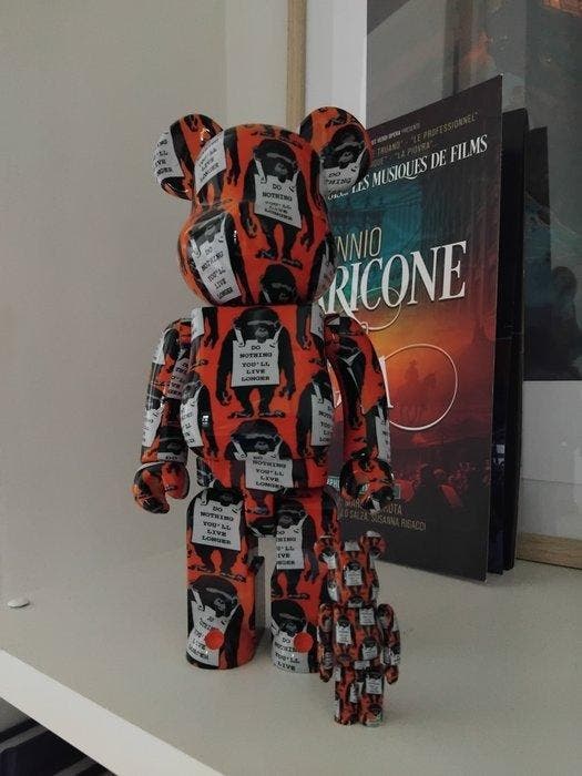 Medicom Toy - Bearbrick 400% & 100% Banksy, Antiek en Kunst, Kunst | Schilderijen | Modern