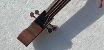 Ornement décoratif - violon en fer forgé - Europe