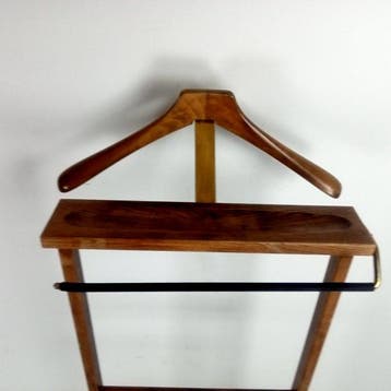 Valet - Hêtre - Bois massif avec du laiton.