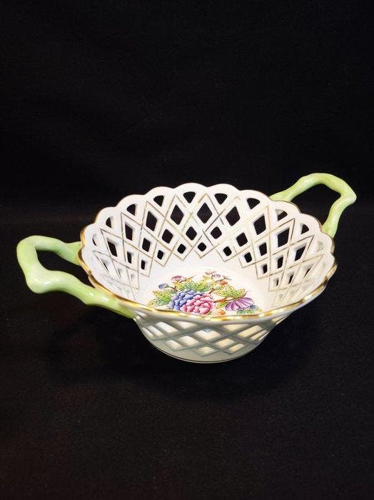 Herend - Bonbon mand - ronde kleine doorbraakmand met, Antiek en Kunst, Antiek | Glaswerk en Kristal