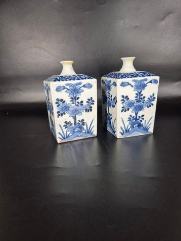Fles (2) - Porselein - Japanse tokkuri-flessen