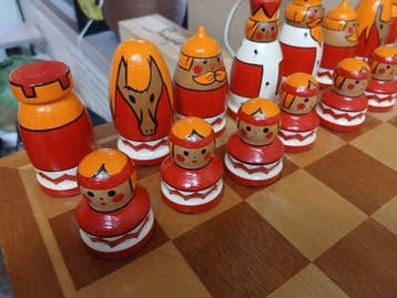 Bordspel - vintage sovjet-russisch houten schaakspel