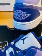 Air Jordan - One Low White Purple P44 - Sneakers - Maat: EU, Nieuw