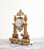 Pendule portique Louis XVI - Bronze doré - 1790