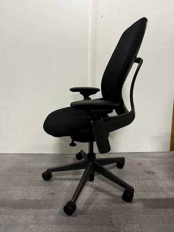 Steelcase Leap V2 (Showroommodel), Huis en Inrichting, Bureaustoelen, Verzenden, Zwart, Nieuw, Bureaustoel