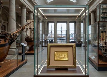 Italië. Threee-Masted Ship 24 Carat Gold Finished over