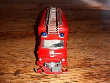 Tekno 1:43 - Modelauto - Tekno camion de pompier Falck Zonen, Nieuw