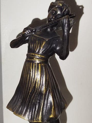 Paire de statues en bronze de la fonderie Lancini, signées, Antiquités & Art
