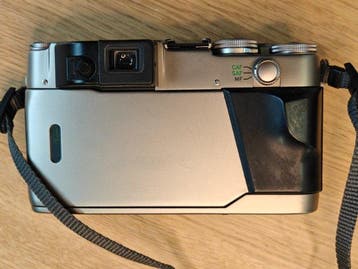 Contax G2 + Carl Zeiss Planar 45mm f/2 lens Analoge camera