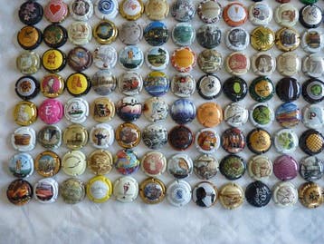 Themacollectie - Partij van 400 champagnecapsules. -