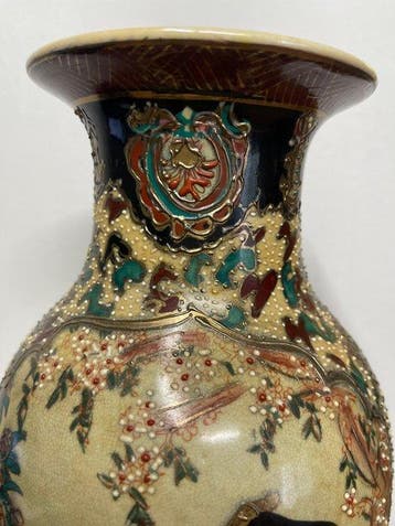 Handgeschilderde Japanse keramische vaas met decor van, Antiquités & Art