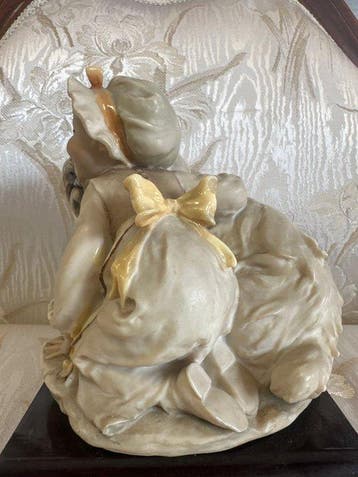 Florence - G. Armani - Figuur - Girl with shaggy dog -
