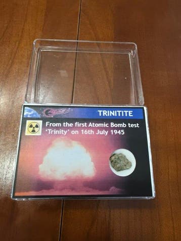 Trinitiet - inslagglas afkomstig van de kernproef Trinity -, Verzamelen