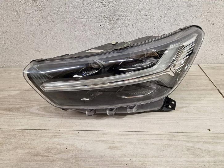 Volvo XC40 II full LED linker voorlamp, Autos : Pièces & Accessoires, Éclairage, Envoi