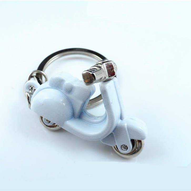 Sleutelhanger Scooter Wit (Sleutelhangers, Accessoires), Auto diversen, Automatten, Nieuw, Verzenden