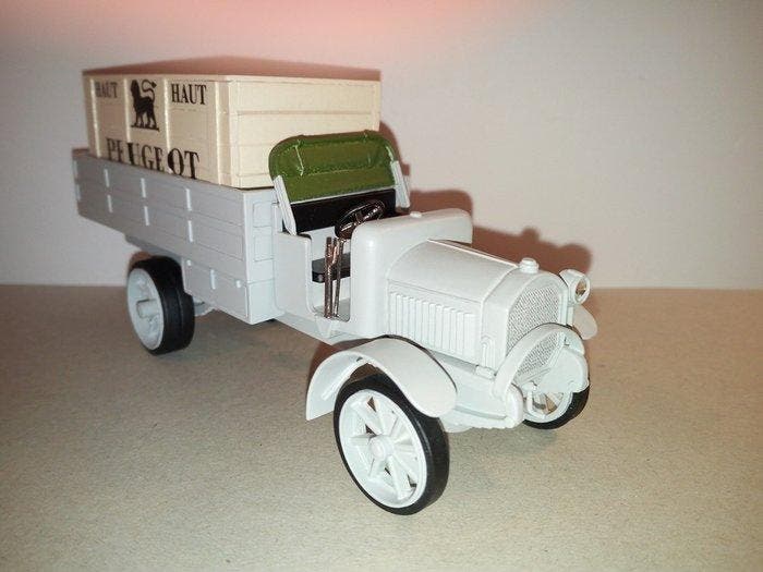ESDO 1:43 - Modelauto - Peugeot 1525 Van cassonato con, Hobby en Vrije tijd, Modelauto's | 1:5 tot 1:12
