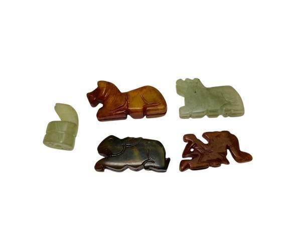 Veiling - 5x Chinese Jade Dierenfiguren, Handtassen en Accessoires, Antieke sieraden