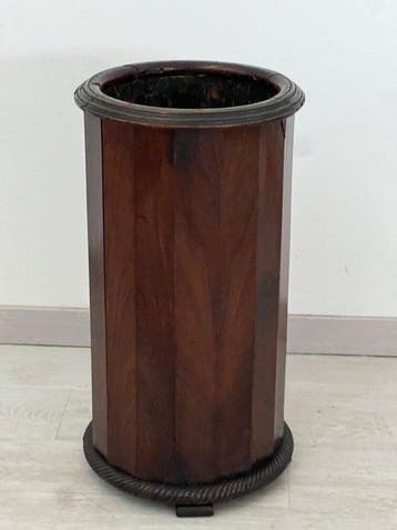 Canne de marche - Noyer - Porte-bâtons
