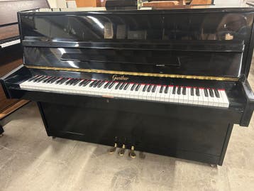 Pianos droits à partir de  700 € !!!  Garantie: 5 ans, Piano