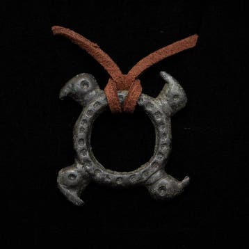 Époque Viking Bronze Amulette exceptionnelle avec quatre