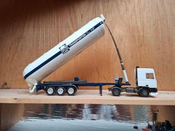 Lion Toys 1:50 - Model vrachtwagen - Silo oplegger met