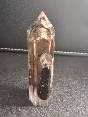 Crystal point of Phantom Quartz - multicolored scenic - hexa, Verzenden, Nieuw