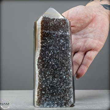 Natuurlijke agaat chalcedoon obelisk kristal uit Brazilië –