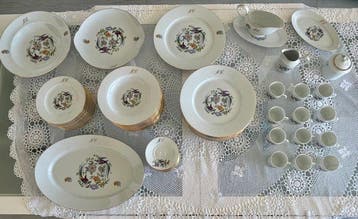 Porcelaine de Limoges - Service de table pour 12 (69) -