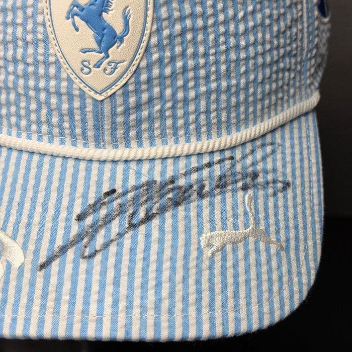 Ferrari - Formule 1 - Charles Leclerc - 2025 - Honkbalpet, Verzamelen, Automerken, Motoren en Formule 1