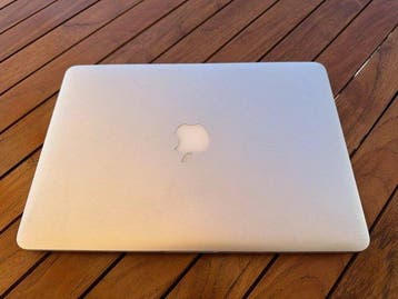 Apple MacBook Pro Retina 13 (2015) | i5 2.6GHz | 8GB RAM |