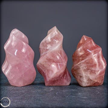 Rozenkwarts vlammenset – Zachte elegantie in tere roze