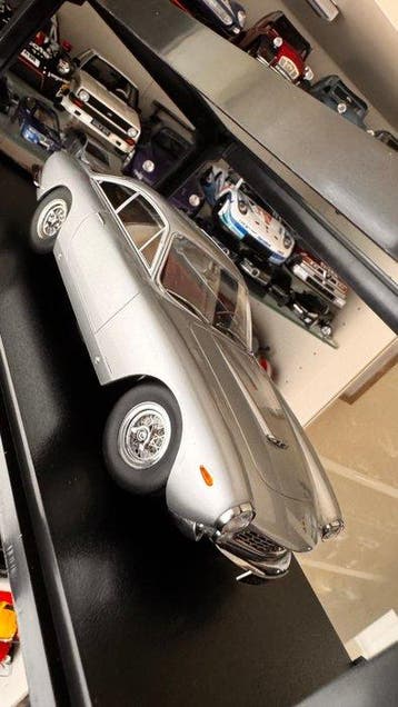 KK-Scale 1:18 - Modelauto - Ferrari 250 GT Lusso (1962), Nieuw