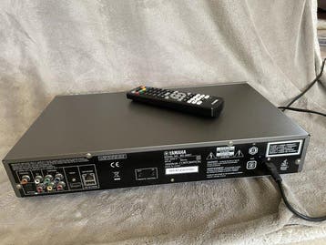 Yamaha BD-S667 Blu-Ray Lecteur DVD