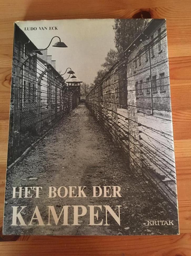 Het boek der kampen 9789063030261 Eck, Boeken, Oorlog en Militair, Gelezen, Verzenden