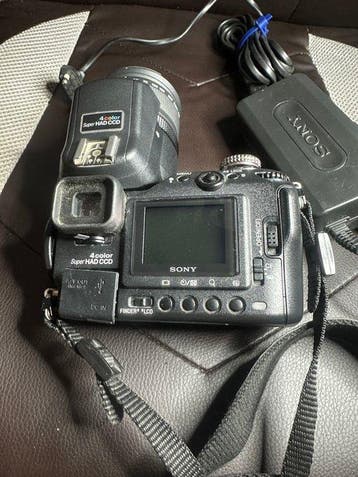 Sony DSC-F828 Digitale hybride camera