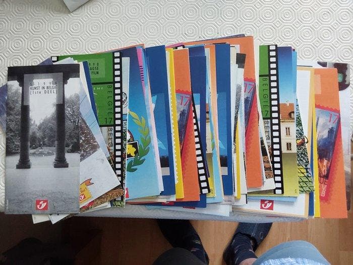 België 1966/1998 - 1252 Post folders met eerste dag stempels, Timbres & Monnaies, Timbres | Europe | Belgique