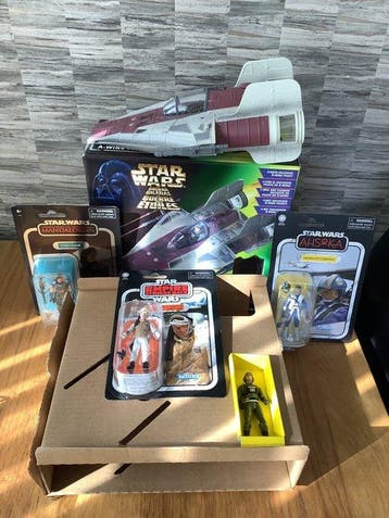 Collectie van memorabilia - A- Wing Fighter en DRIE ANDERE -, Collections