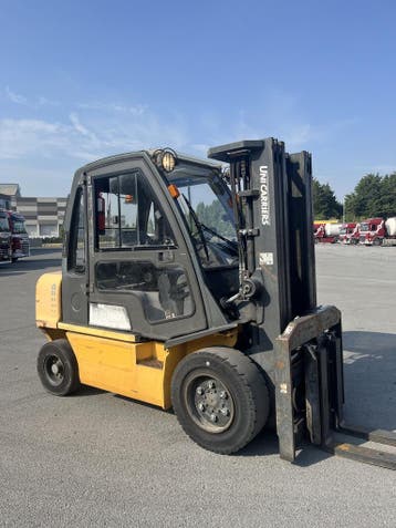 Nissan YG1D2A30T, Chariot élévateur
