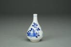 *Vase pour maison de poupée* - Porcelaine - Chine - Kangxi
