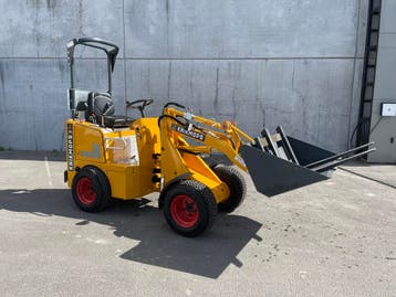 Te Koop Knikmops KM100, Wiellader of Shovel