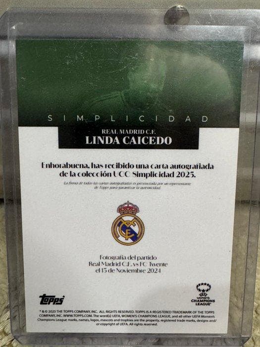 2025 Topps Simplicidad Linda Caicedo 52/99 Gesigneerde, Verzamelen, Stickers
