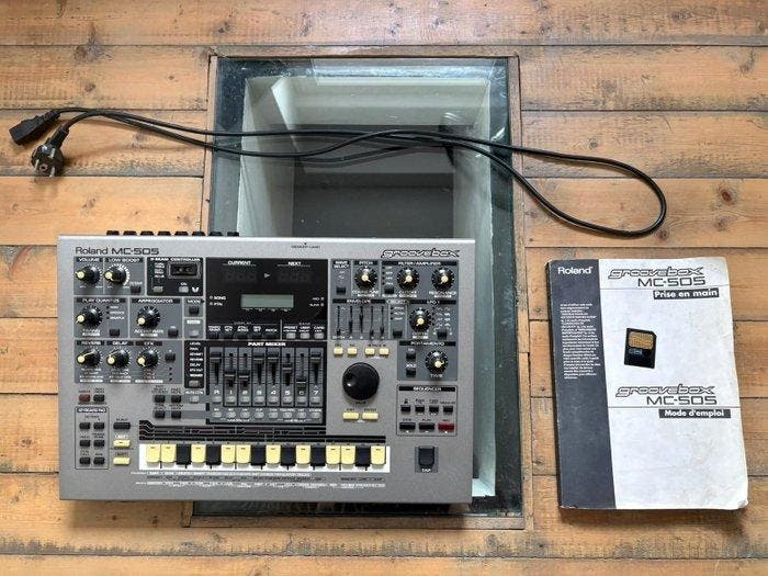 Roland - MC-505 - Drummachine - Japan - 1998, Muziek en Instrumenten, Blaasinstrumenten | Blokfluiten